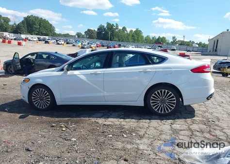 2018 Ford Fusion Titanium из США, поврежденный, VIN 3FA6P0D97JR138110